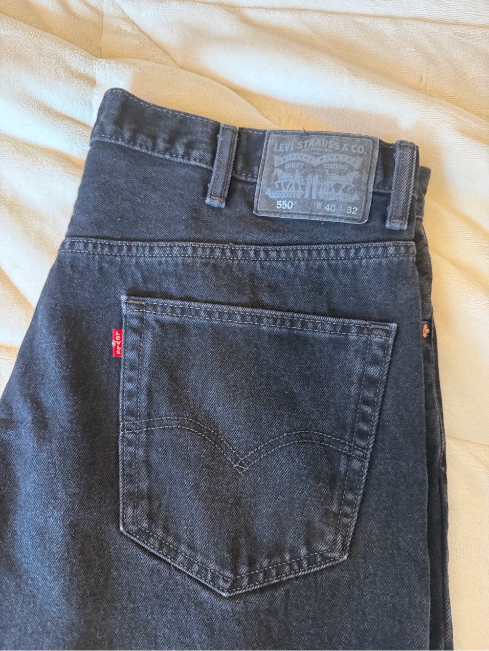 Levi's 550 Relaxed Fit Men's Jeans — Charcoal Black - size 40x32